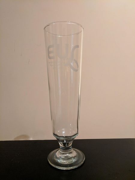File:Vol Banq Glass 2017-18.jpg