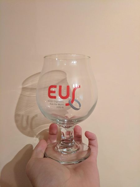 File:Vol Banq Glass 2015-16.jpg