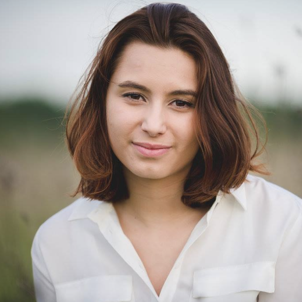File:Julie Bellia.png